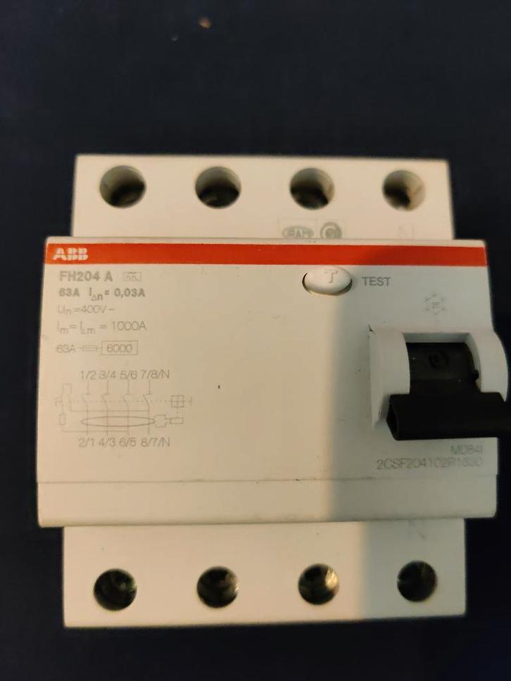 ABB Aardlekschakelaar FH204 A 63A 30mA 2CSF204102R1630, Hobby en Vrije tijd, Elektronica-componenten, Zo goed als nieuw, Ophalen of Verzenden
