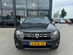 Dacia Duster TCe 125pk 4x2 Prestige / Trekhaak / Navigatie /, Auto's, Dacia, Euro 5, Gebruikt, Zwart, 4 cilinders