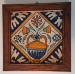 Antieke tegel met polychroom bloemdecor, Ophalen of Verzenden