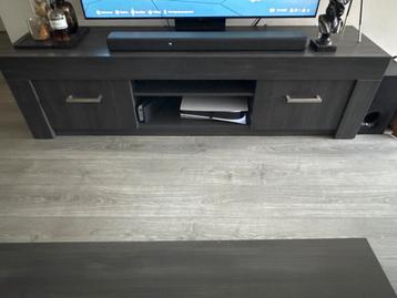 Tv-meubel beschikbaar voor biedingen