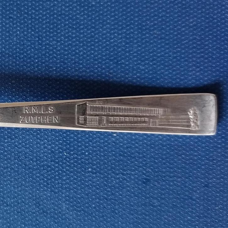 verzilverd lepeltje RMLS Zutphen (SOLA 100), Antiek en Kunst, Antiek | Bestek, Ophalen of Verzenden