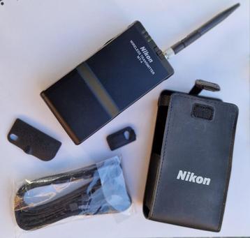 Nikon WT-4B draadloze transmitter + acculader beschikbaar voor biedingen