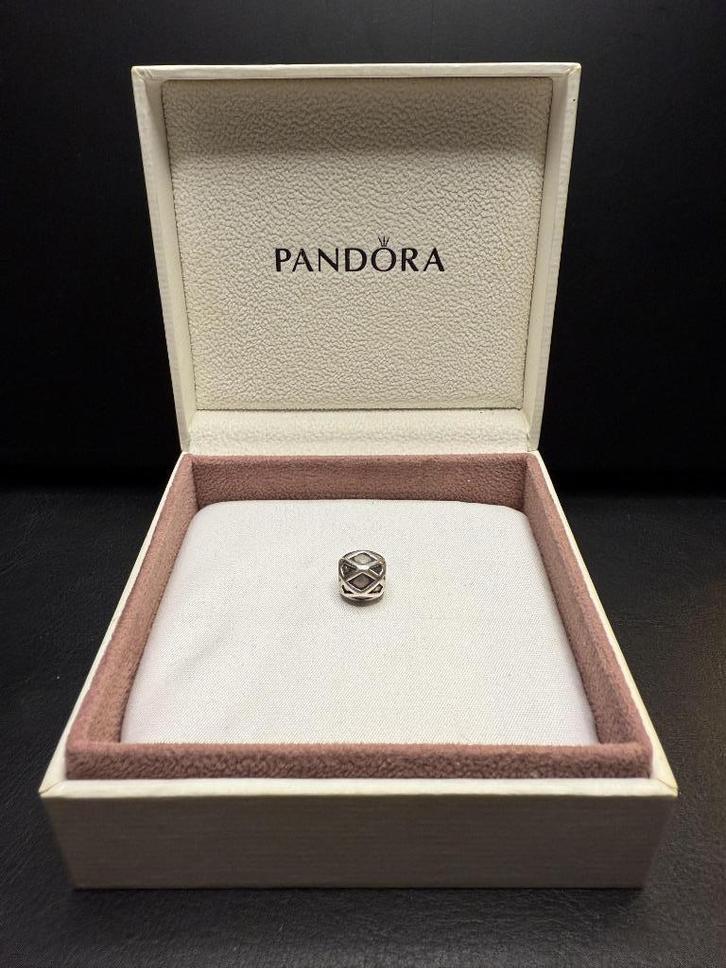 Gebruikte pandora web: sterling zilver 925/1000, Sieraden, Tassen en Uiterlijk, Bedels, Gebruikt, Pandora, Zilver, 1 bedel, Ophalen of Verzenden
