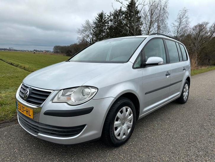 Volkswagen Touran 1.6 Optive | Clima | Cruise | Trekhaak, Auto's, Volkswagen, Bedrijf, Touran, ABS, Adaptive Cruise Control, Airbags