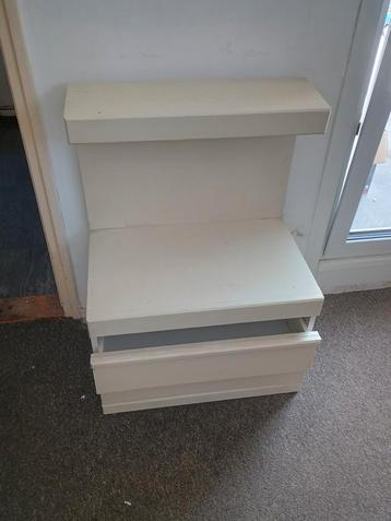 Set met 2 houten kasten en bedplanken zonder frame  beschikbaar voor biedingen