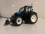 Valtra N174 1/32, Hobby en Vrije tijd, Ophalen of Verzenden, Zo goed als nieuw, Tractor of Landbouw, Overige merken