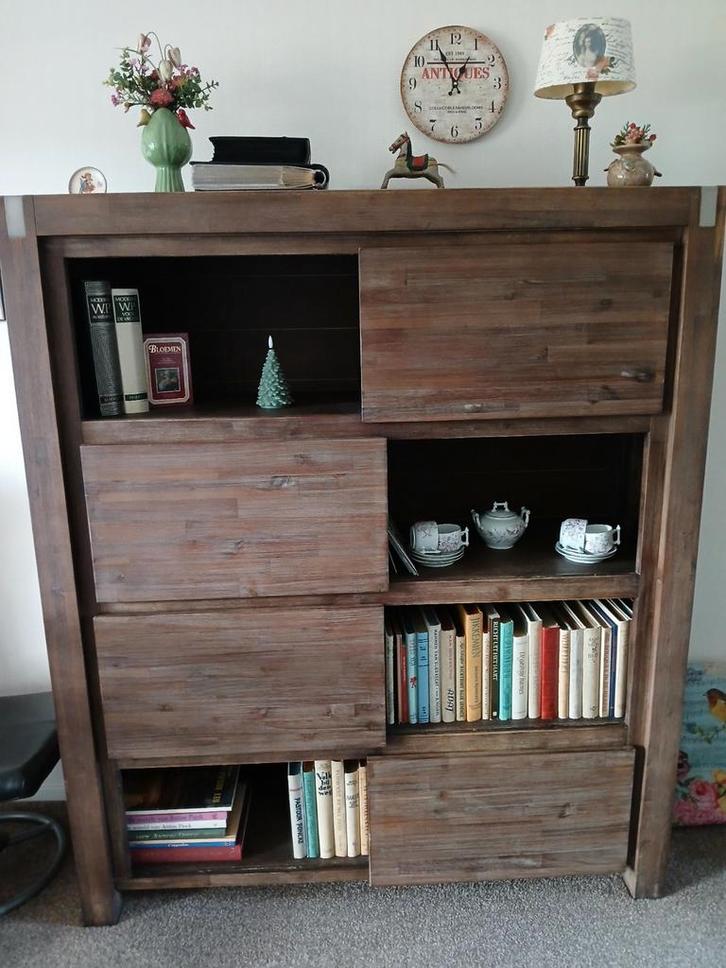 Mooie houten kast met schuifdeurtjes, Huis en Inrichting, Kasten | Boekenkasten, Zo goed als nieuw, 150 tot 200 cm, 100 tot 150 cm