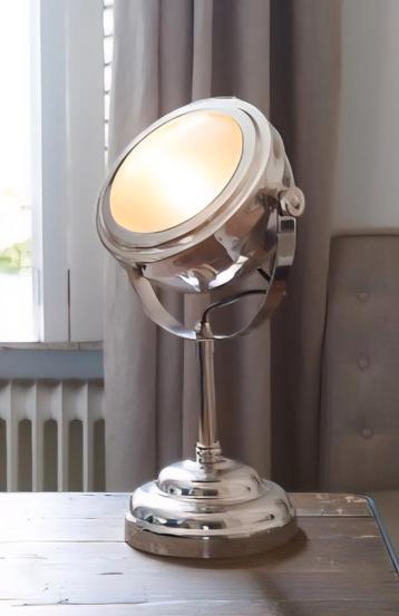 2 Rivièra maison Classic Car Table Lamp ca 45*21cm

 beschikbaar voor biedingen
