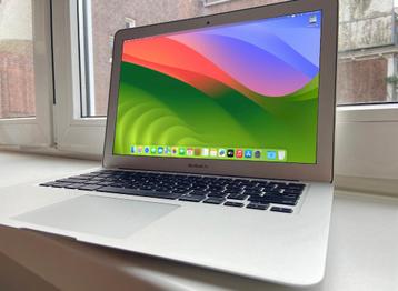 MacBook Air 2019 13 Inch 2,2 GHz i7 | 8 GB | Office + Extra beschikbaar voor biedingen