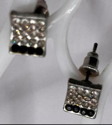 Mooie glimmende strass steentjes oorknopjes NIEUW beschikbaar voor biedingen