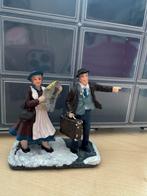 LuvillecVintage Beeldje: Man en Vrouw met Kaart, Ophalen of Verzenden, Zo goed als nieuw