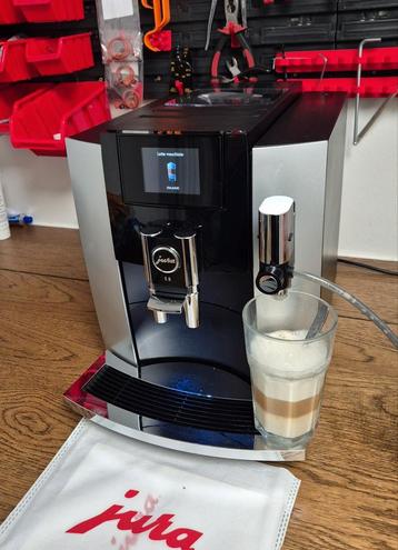 Jura E8 touchscreen + 6mnd Garantie en Onderhoud  beschikbaar voor biedingen