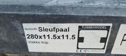 2,5 Tuinpalen beton, nieuw met foutje, gratis., Tuin en Terras, Tuinschermen, Zo goed als nieuw, Hout, 200 cm of meer, Ophalen