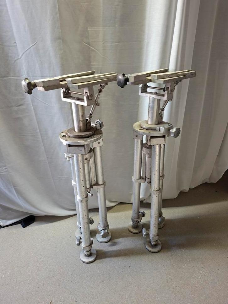 2 aluminium verstelbare statieven., Doe-het-zelf en Verbouw, IJzerwaren en Bevestigingsmiddelen, Gebruikt, Overige typen, 100 tot 250 mm
