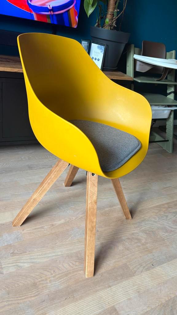 6 Geel kleurige Leenbakker Kuipstoelen (voor in huis), Huis en Inrichting, Stoelen, Gebruikt, Vijf, Zes of meer stoelen, Kunststof