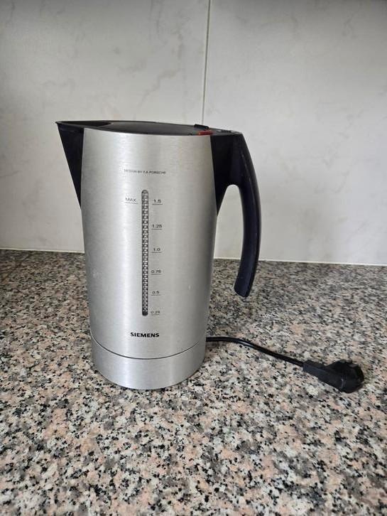 Siemens waterkoker Porsche design, Witgoed en Apparatuur, Waterkokers, Gebruikt, 1 tot 2 liter, Draadloos, Rvs, Ophalen of Verzenden