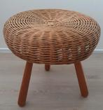 Vintage rotan kruk, jaren 50 Tony Paul , bijzettafeltje, Huis en Inrichting, Krukjes, Ophalen, Gebruikt, Hout