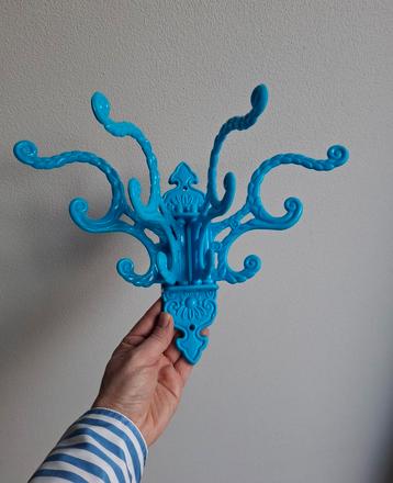 Wandkapstok blauw beschikbaar voor biedingen