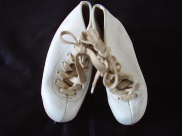 schaats schaatsen sport fitness ijspret sporten leder sfeer beschikbaar voor biedingen