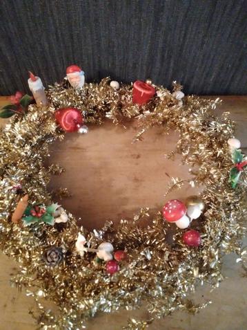 Prachtige vintage kerstkrans met vintage accessoires  beschikbaar voor biedingen