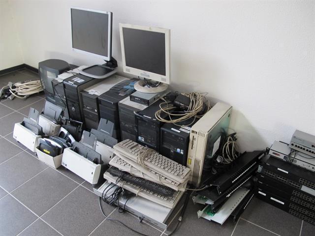 ICT Inzameling, Computers en Software, Desktop Pc's, Onbekend, Ophalen of Verzenden