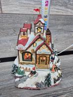 Dickensville ski shop met verlichting kerstdorp kersthuisjes, Ophalen of Verzenden, Zo goed als nieuw