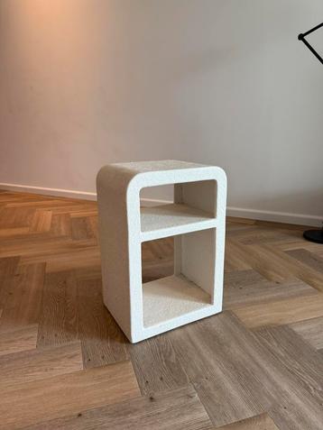 Dutchbone Veda Bijzettafel / nachtkastje beschikbaar voor biedingen