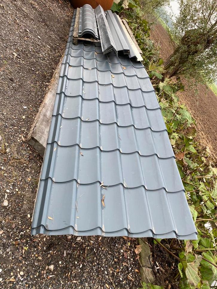 Dakpanplaat aluminium antraciet, 13x620cm, 3x270cm, nokvorst, Doe-het-zelf en Verbouw, Dakpannen en Dakbedekking, Zo goed als nieuw