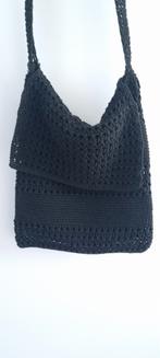 Zwart gehaakt schoudertasje met klep 23 cm breed 26 cm hoog, Ophalen of Verzenden, Gebruikt, Zwart, Schoudertasje