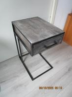 bijzettafeltje, Huis en Inrichting, Tafels | Bijzettafels, Zo goed als nieuw, Rechthoekig, Hout, Ophalen