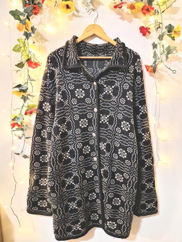 Prachtig vintage dik wollen vest met leuk printje, Kleding | Dames, Blouses en Tunieken, Zo goed als nieuw, Maat 46/48 (XL) of groter