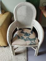 Vintage rotan / rieten stoel, Huis en Inrichting, Stoelen, Riet of Rotan, Gebruikt, Vintage, Wit