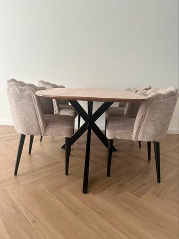 Deens ovale eettafel + 4 stoelen 