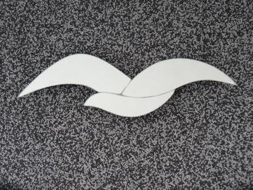 Spiegel in de vorm van een meeuw beschikbaar voor biedingen