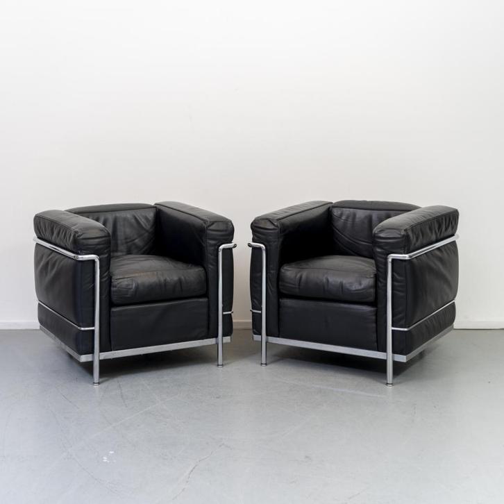 ACTIE!! 4 x Cassina Le Corbusier LC2 fauteuil Zwart Leer, Huis en Inrichting, Fauteuils, Gebruikt, Leer, Metaal