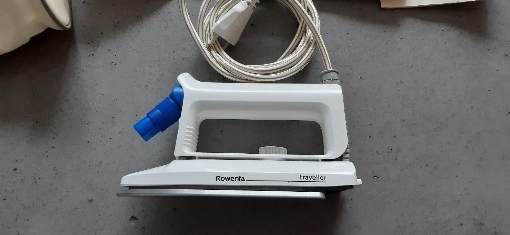 Rowenta reis strijkijzer, Ophalen of Verzenden, Zo goed als nieuw, Strijkijzer met snoer