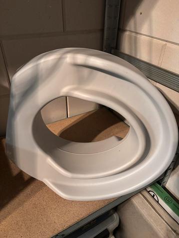 Toilet verhoger beschikbaar voor biedingen