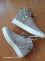 Hush Puppies  beige Suède maat 40, Kleding | Dames, Schoenen, Schoenen met lage hakken, Beige, Ophalen of Verzenden, Zo goed als nieuw