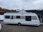 LMC Exquisit 595 VIP 2022 | Queensbed, Caravans en Kamperen, Caravans, Rondzit, Schokbreker, Bedrijf, 5 tot 6 meter