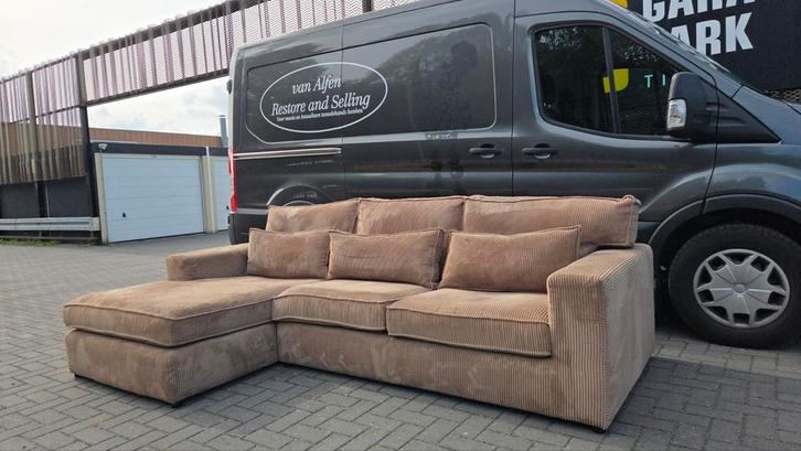 Schitterende Ribstof Loungebank (Terracotta), Huis en Inrichting, Banken | Complete zithoeken, Zo goed als nieuw, Ophalen