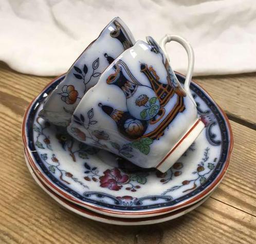 2x kop en schotel Pompeia p regout maastricht, Antiek en Kunst, Antiek | Servies los, Ophalen of Verzenden