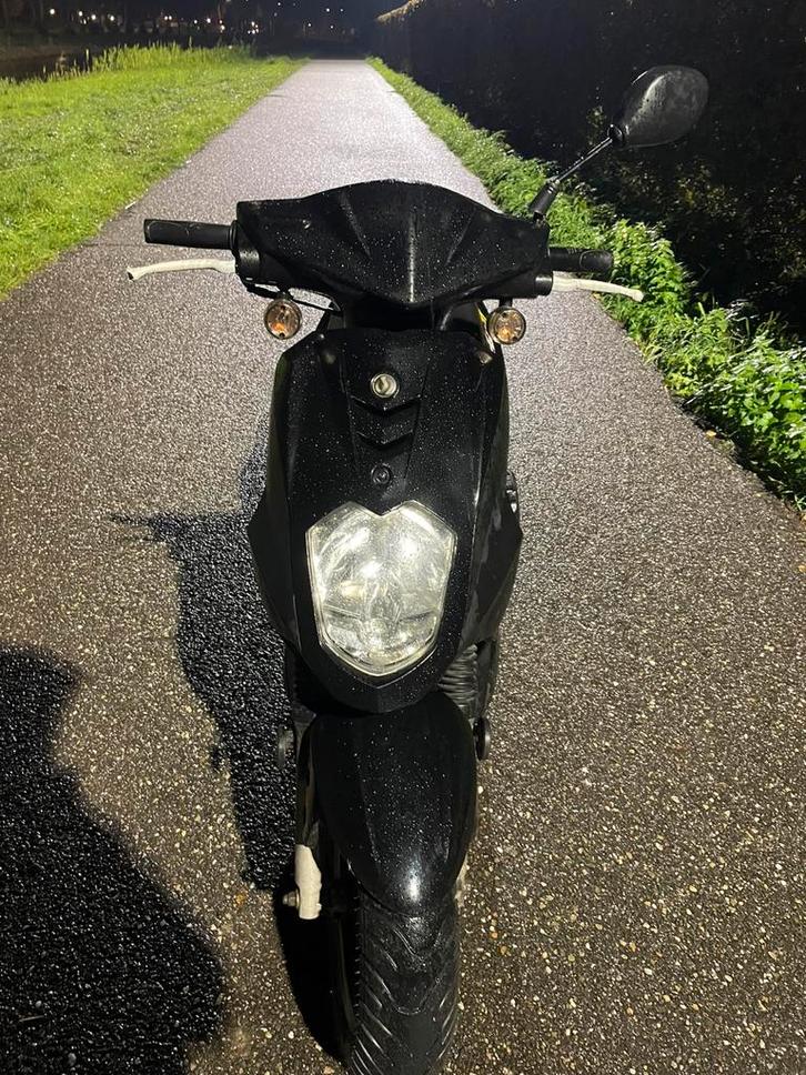 Zeer nette sym orbit 2, Fietsen en Brommers, Scooters | SYM, Zo goed als nieuw, Overige modellen, Benzine, Ophalen