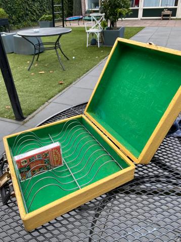 Vintage cassettebandjes Koffer beschikbaar voor biedingen