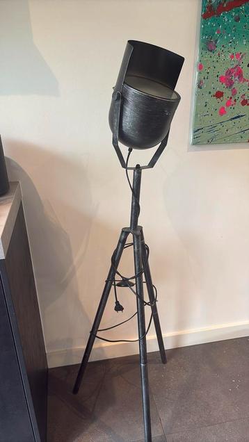 Lamp beschikbaar voor biedingen