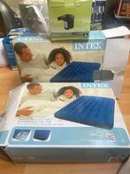 2x Intex Luchtbed met Pomp - 2-persoons, Caravans en Kamperen, Luchtbedden, Ophalen, Ingebouwde pomp, Gebruikt, 2-persoons