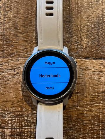 Garmin Fenix 6s pro Solar beschikbaar voor biedingen
