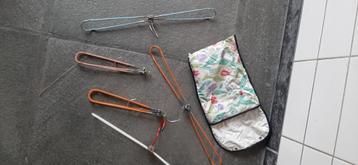 vintage kledinghangers  beschikbaar voor biedingen