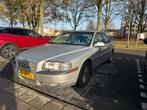 Volvo S80 2.4 T 200PK AUT 2002 Grijs, Auto's, Volvo, 1800 kg, Beige, 1535 kg, 2435 cc
