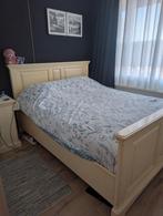 160x200 houten bed, incl lattenbodems en 1 nachtkastje, Ophalen, Gebruikt, Tweepersoons