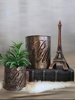 Leather bookcase & eiffeltoren & 2 Rivièra maison hurricane, Ophalen of Verzenden